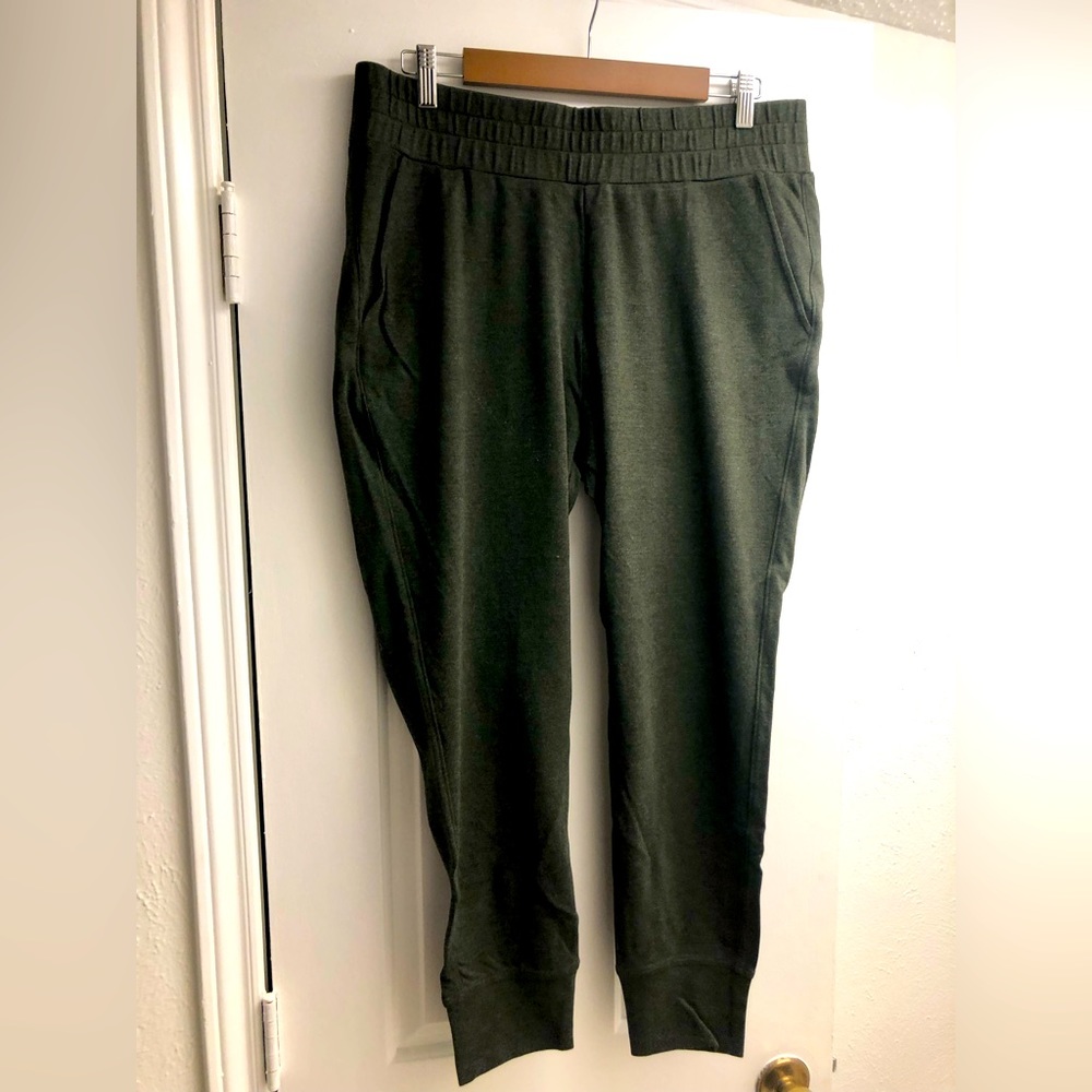 COPY - CAbi Pivot Joggers - size L - Olive Green